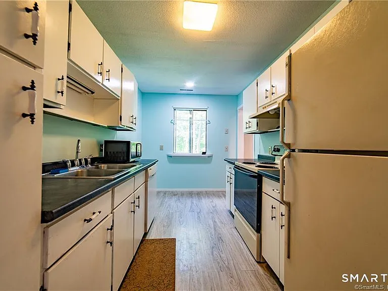140 Woodvale Dr #E — Photo 10