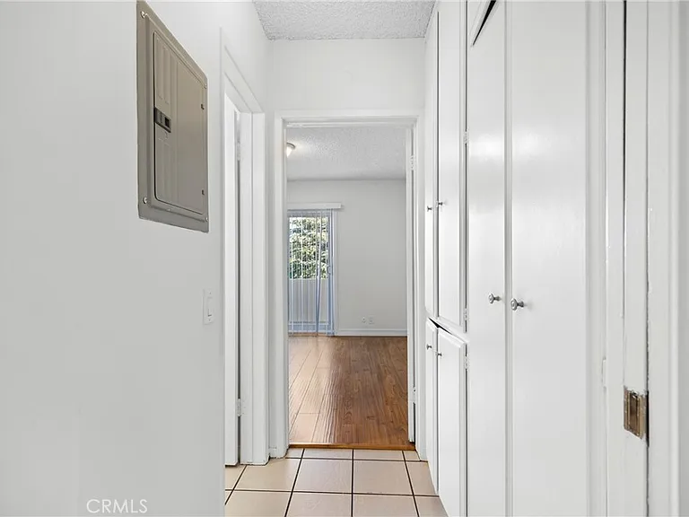 4924 Kester Ave #16 — Photo 7