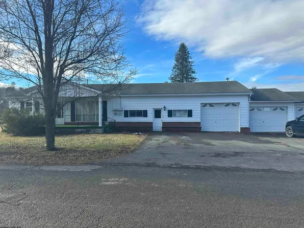 139 N Custer St, Belington, WV 26250