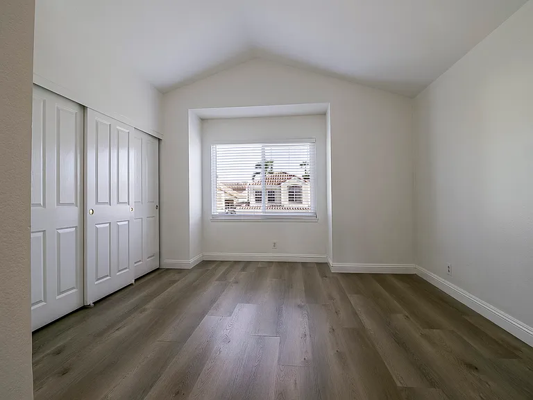25035 Eaton Ln — Photo 16