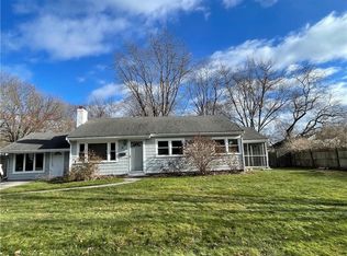 14 Rosedale Ave, Barrington, RI 02806