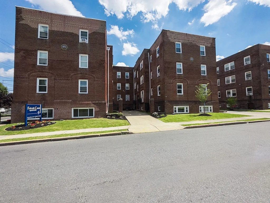 Folcroft Courts — Photo 4