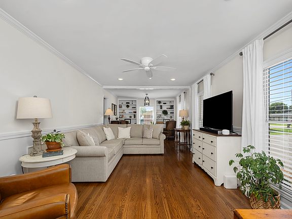 5th image of 1810 Jones Blvd