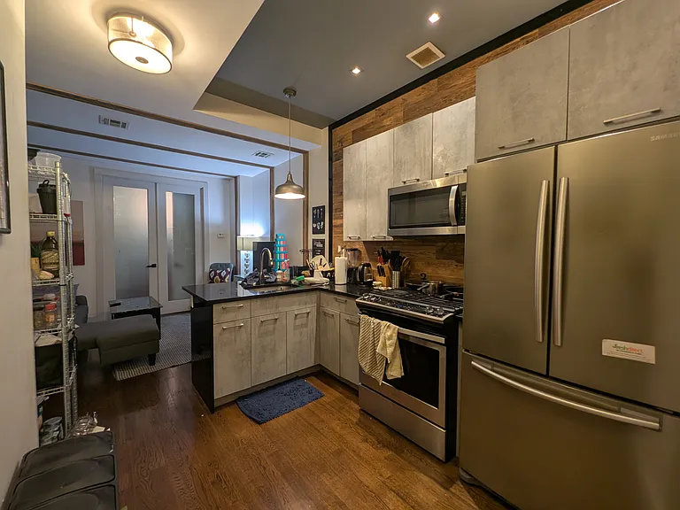 237 Frost St #1A — Photo 3