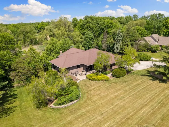 38454 N Shagbark Ln, Wadsworth, IL 60083