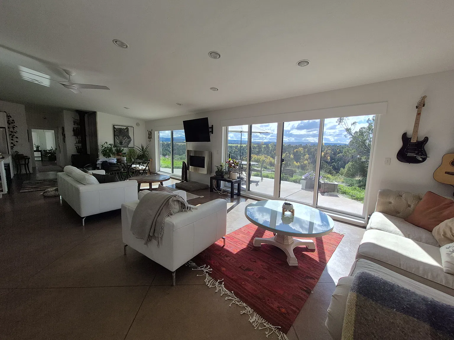 3 bed, 2420 sqft, $7,900 — Photo 4