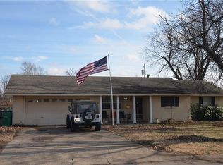 707 Hinshaw Dr, Springdale, AR 72762