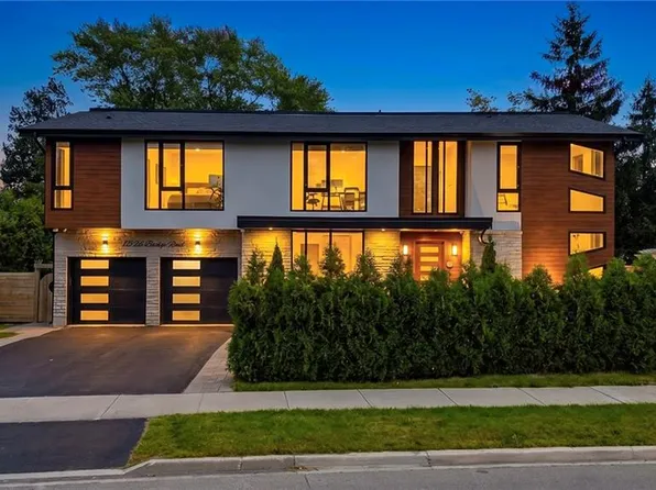 1526 Bridge Rd, Oakville, ON L6L 2E3