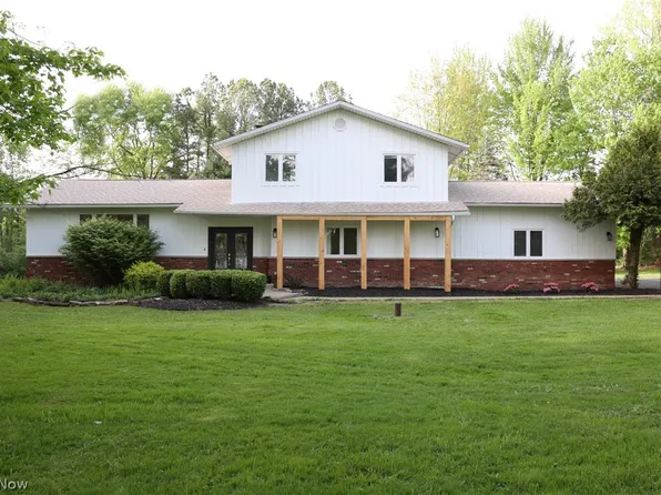 13971 Benner Dr, Novelty, OH 44072