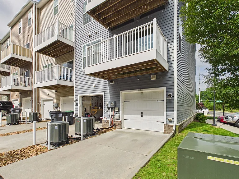 5931 Laurel Bed Ln #B — Photo 36