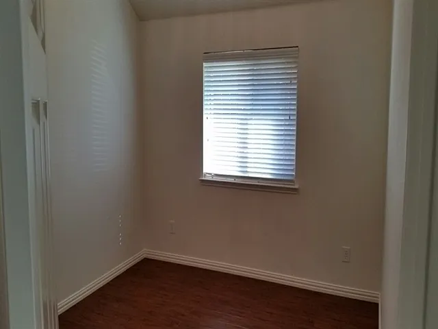 7501 Providence Dr — Photo 9