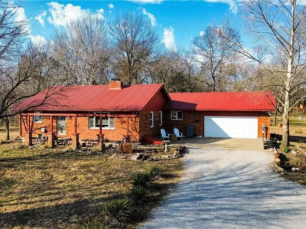 20650 E 1100th Rd, Pleasanton, KS 66075