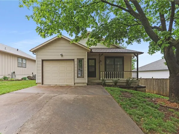 17924 E Whitney Rd S, Independence, MO 64057