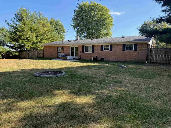 204 W Trenton St, Sharpsville, IN 46068