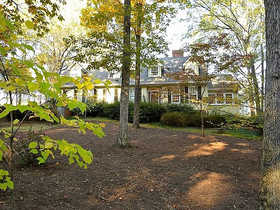 2nd image of 1818 Northwood Dr