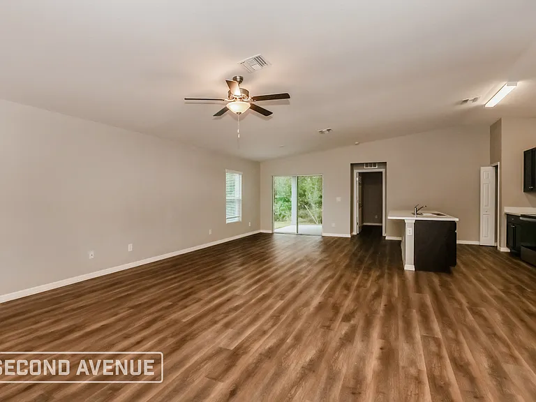 736 Barcia St E — Photo 5