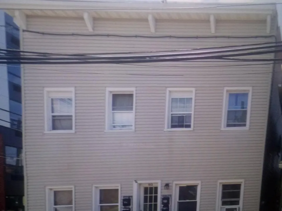 1 bedroom apartment for rent rent 1300 a month month half deposit 1950