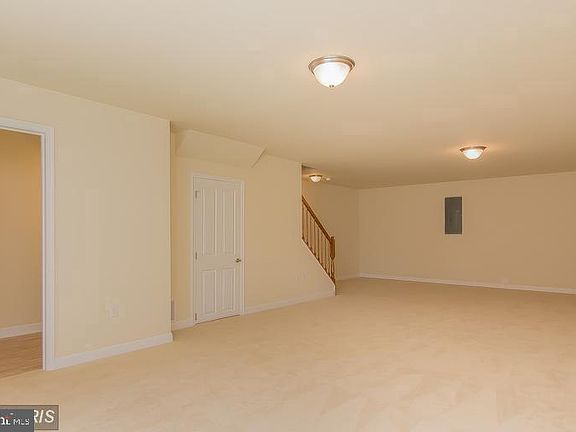 2nd image of 512 Hotchkiss Dr