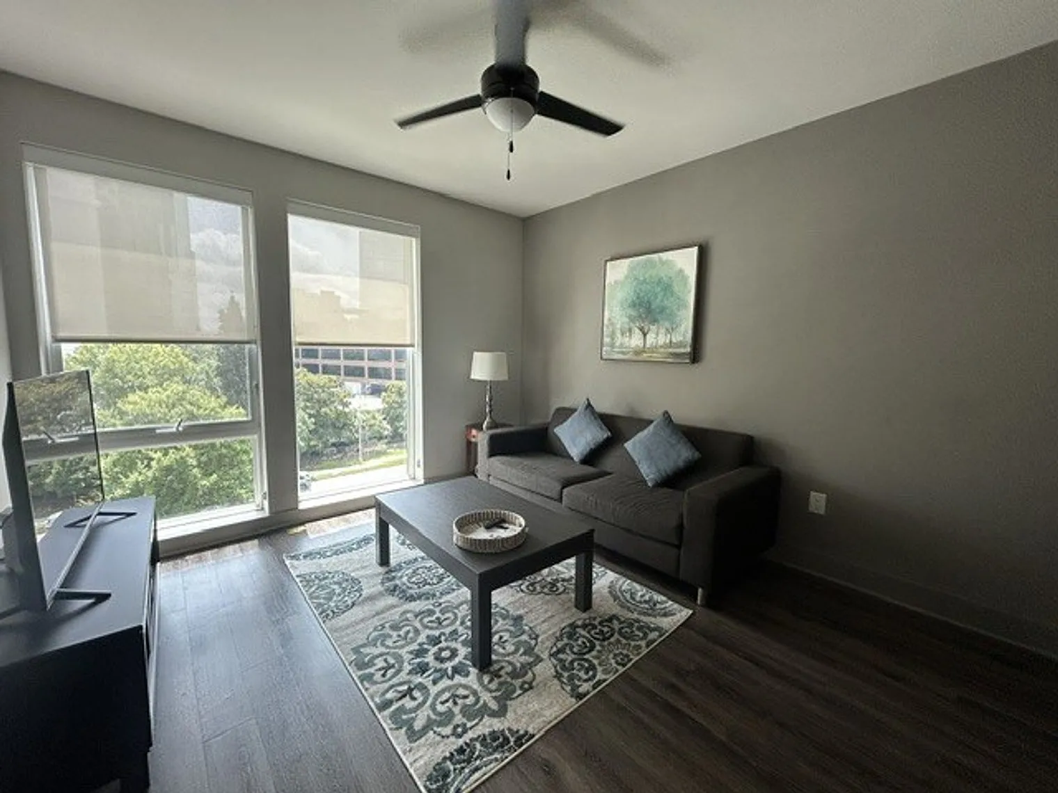 1 bed, 1.0 bath, $4,200 — Photo 2