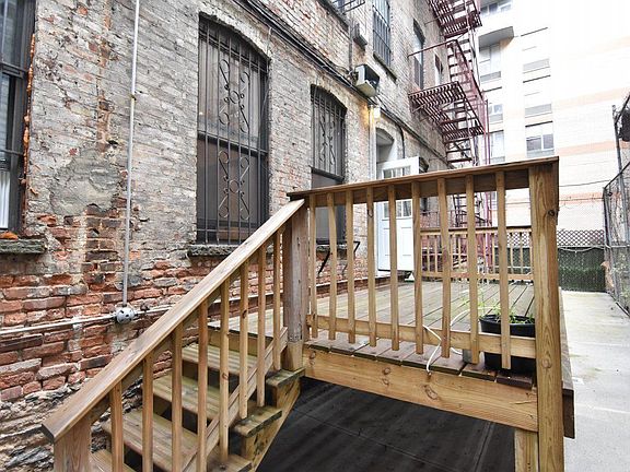 2nd image of 354 W 110th St APT 1d