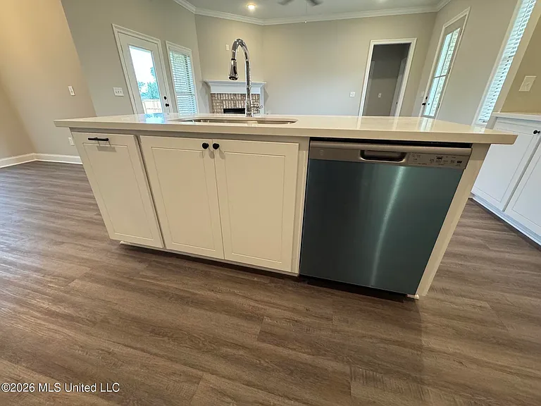 706 Kathleen Way — Photo 8