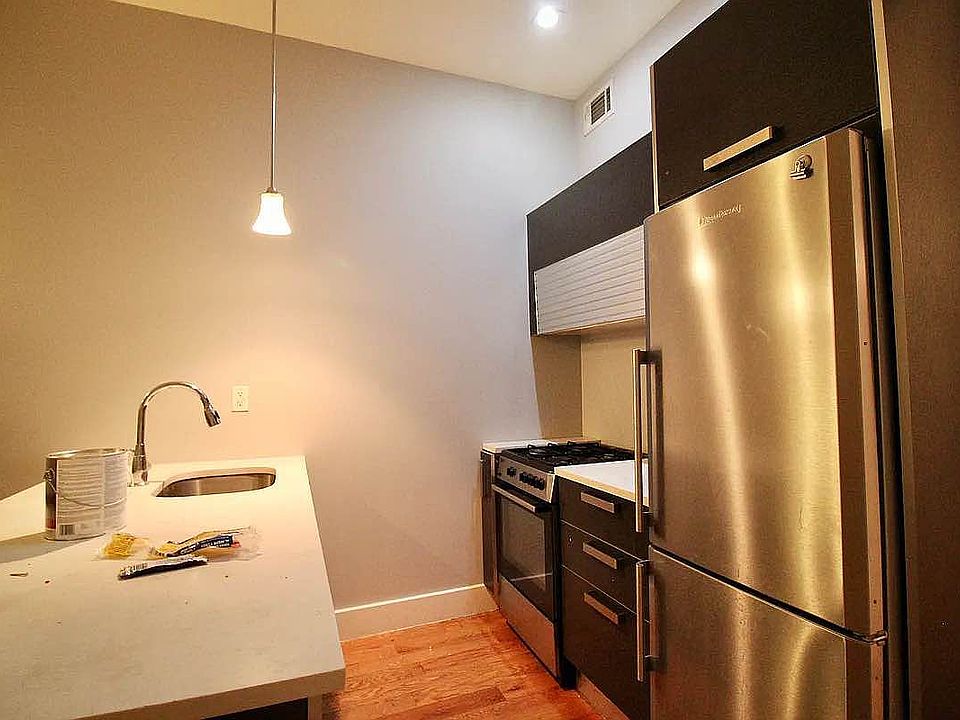 1st image of 321 Putnam Ave #1C