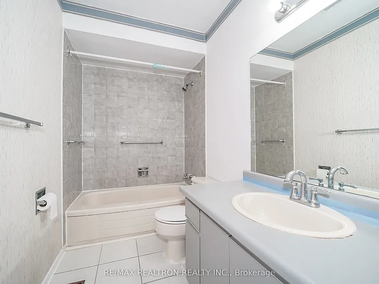 25 Cardwell Ave #24 — Photo 25