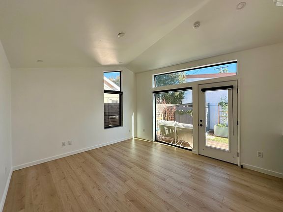 4th image of 10773 1/2 Tabor St