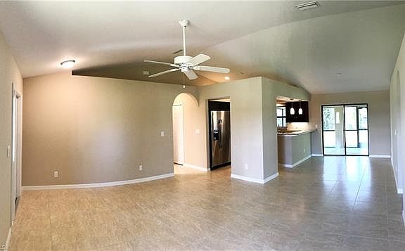 4th image of 1004 SE 13th Pl