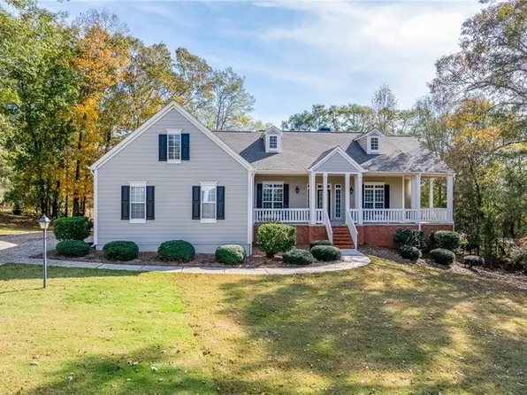 1151 Emperor Ln, Hoschton, GA 30548