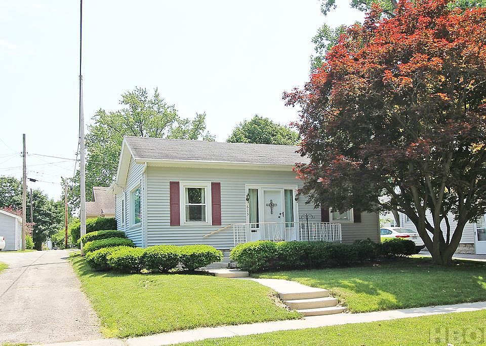 1st image of 615 Foster St
