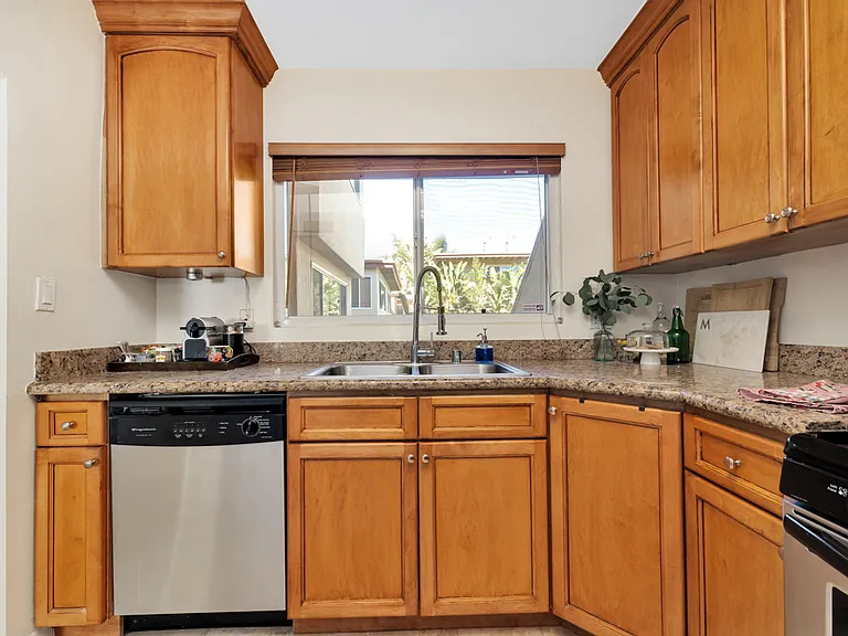 14934 Dickens St #9 — Photo 15