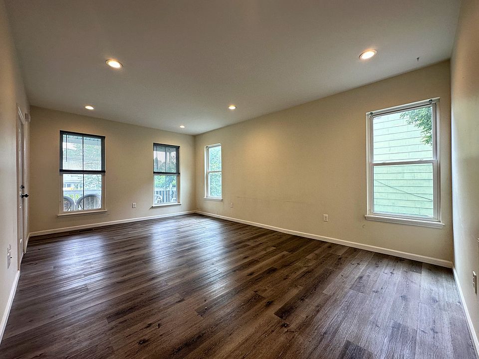 1st image of 318F South St #1