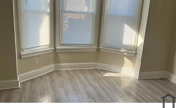 2nd image of 2256 Ruffner St
