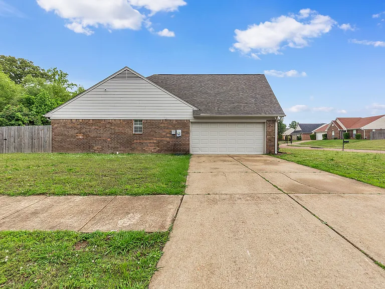 8301 Manhatten Dr — Photo 9