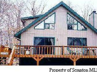 3660 Hemlock Ct, Lake Ariel, PA 18436