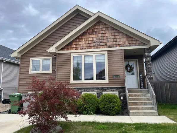 1319 W 54 Avenue Close, Lloydminster, AB T9V 2K1
