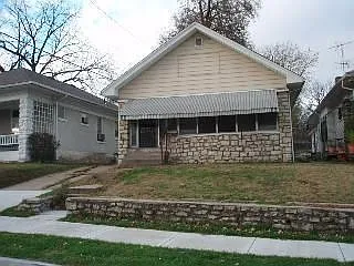 2 bed, 1.5 bath, 1051 sqft, $1,350 — Photo 1