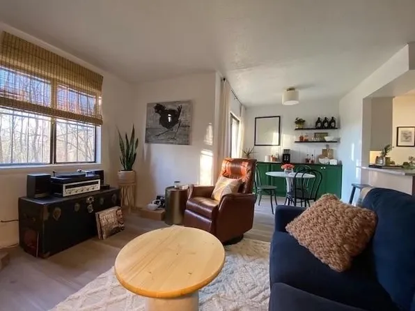 5306 Edmondson Pike APT 2, Nashville, TN 37211