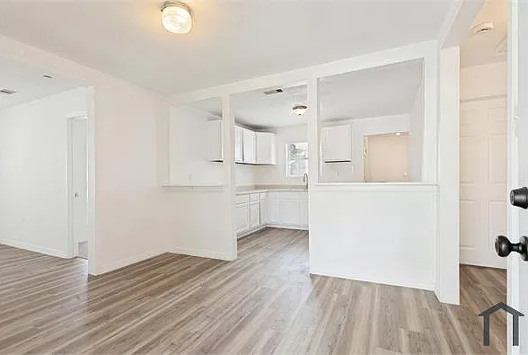 3 bed, 994 sqft, $1,295 — Photo 3