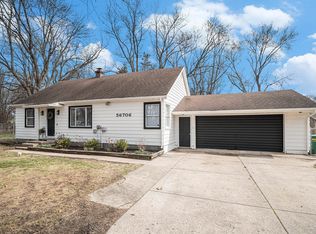 56706 Pear Rd, South Bend, IN 46619