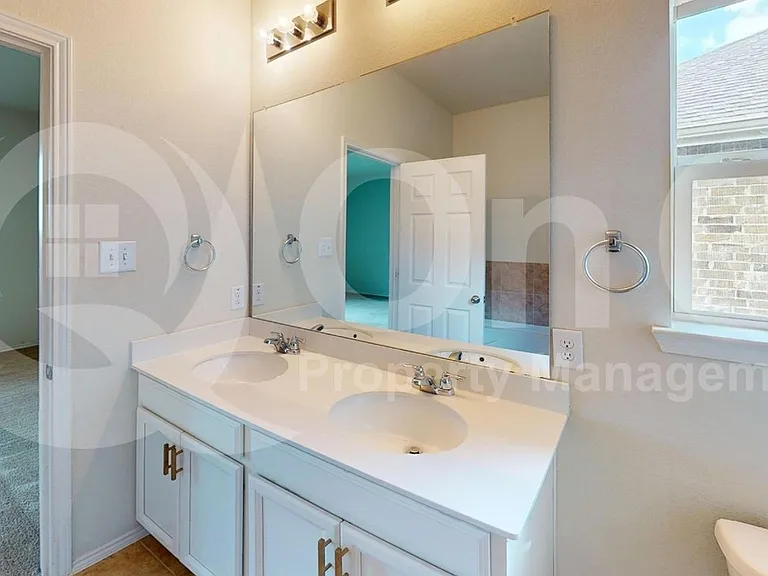 2213 Heaton St — Photo 18
