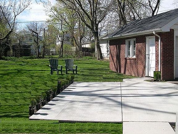 2nd image of 596 Vine Ave