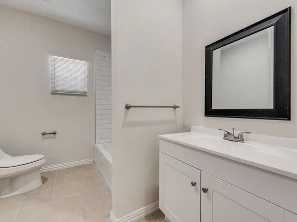 2704 Rosen Ave, Fort Worth, TX 76164