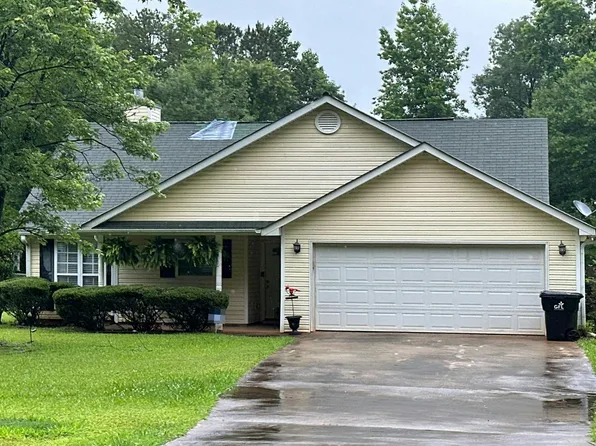 335 Colley St, Grantville, GA 30220