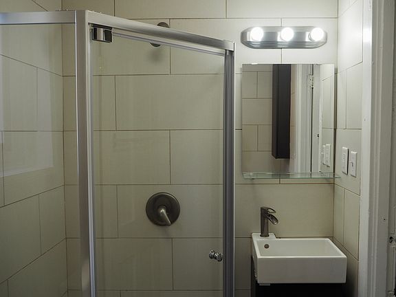 2nd image of 3318 Arch St #2