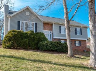 1 Fox Ridge Dr, Granite Falls, NC 28630