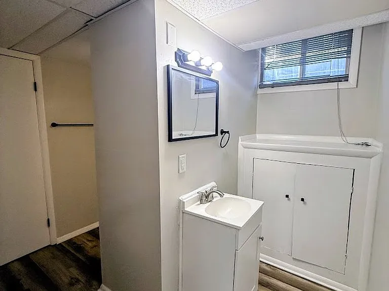 323 Bender Ave — Photo 11