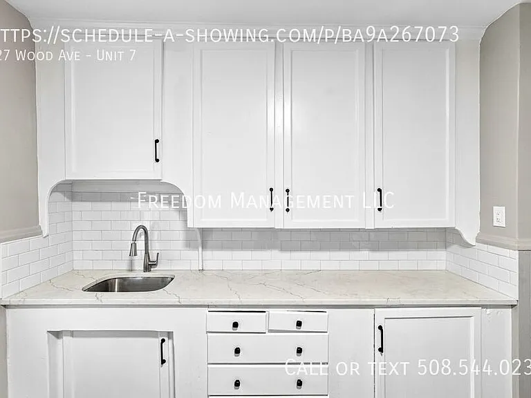 427 Wood Ave #7 — Photo 3
