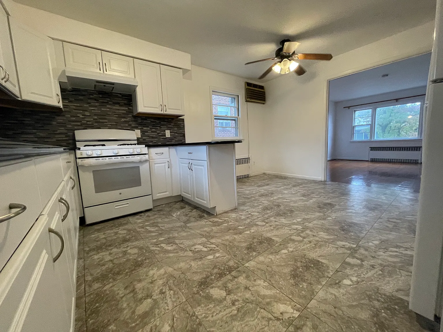 3 bed, $2,750 — Photo 2